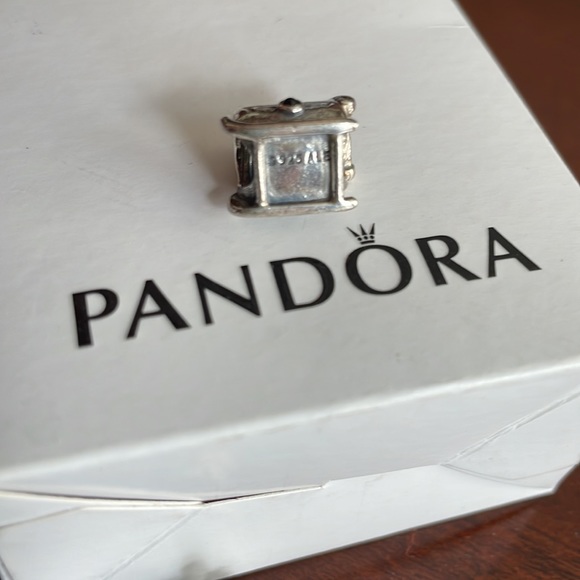 Pandora Christmas sleigh with presents charm 925 ALE - Picture 3 of 4